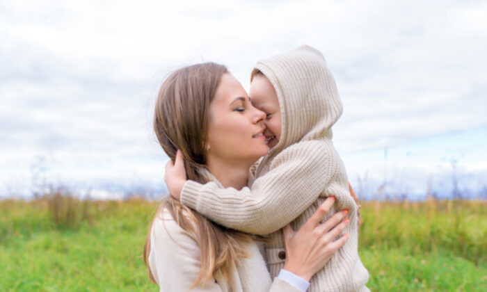 Une mère d’un enfant trisomique de 3 ans, étonnée par la gentillesse d&rsquo;un étranger à son égard dans un parc, lui adresse une réponse sincère en ligne