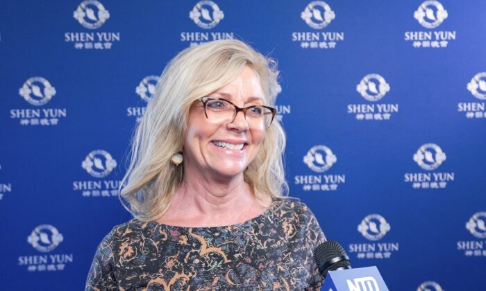 La propriétaire d&rsquo;une salle de gym fascinée par les performances athlétiques des danseurs de Shen Yun