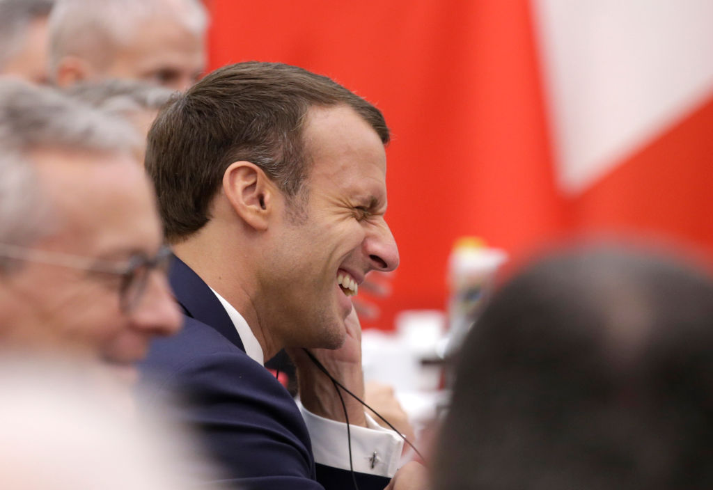 McFly et Carlito dévoilent un clip sur les gestes barrières après un pari avec Emmanuel Macron