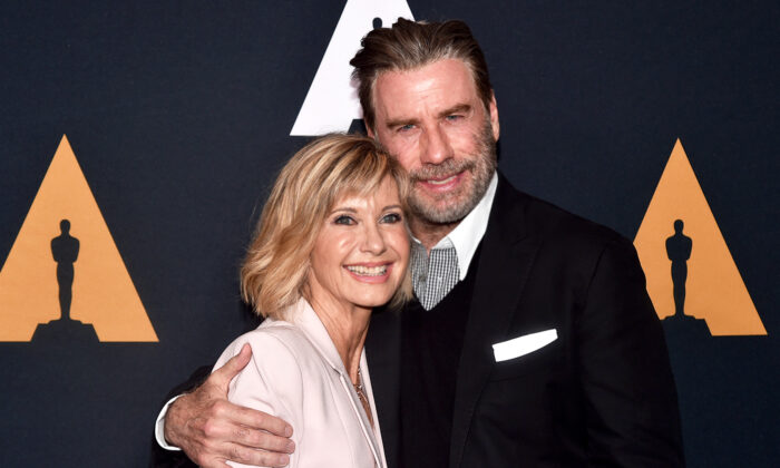 Les stars de «Grease» John Travolta et Olivia Newton-John soulignent leurs 42 ans d&rsquo;amitié: «Nous nous aimons.»