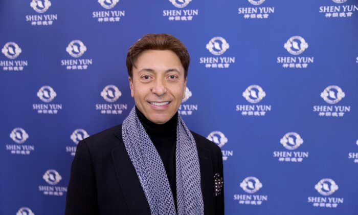 Un danseur de ballet de classe mondiale qualifie Shen Yun d&rsquo;impressionnant, de fabuleux, d&rsquo;étonnant : « de merveilleux artistes »