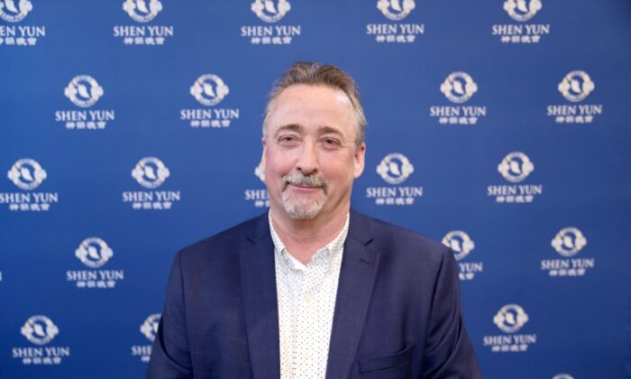 Un producteur chevronné affirme que Shen Yun est absolument fantastique