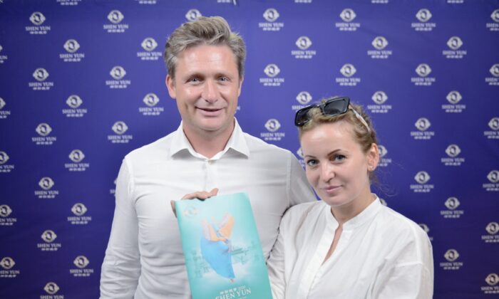 Les danseurs de Shen Yun montrent le cœur, l&rsquo;âme et « beaucoup de chaleur », dit un homme d&rsquo;affaires