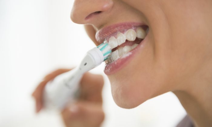 6 façons naturelles d&rsquo;avoir des dents plus blanches