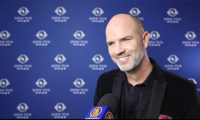 Un ancien danseur fasciné par la musique exceptionnelle de Shen Yun