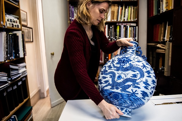 France: une gourde chinoise estimée entre 1 et 2 millions d&rsquo;euros aux enchères