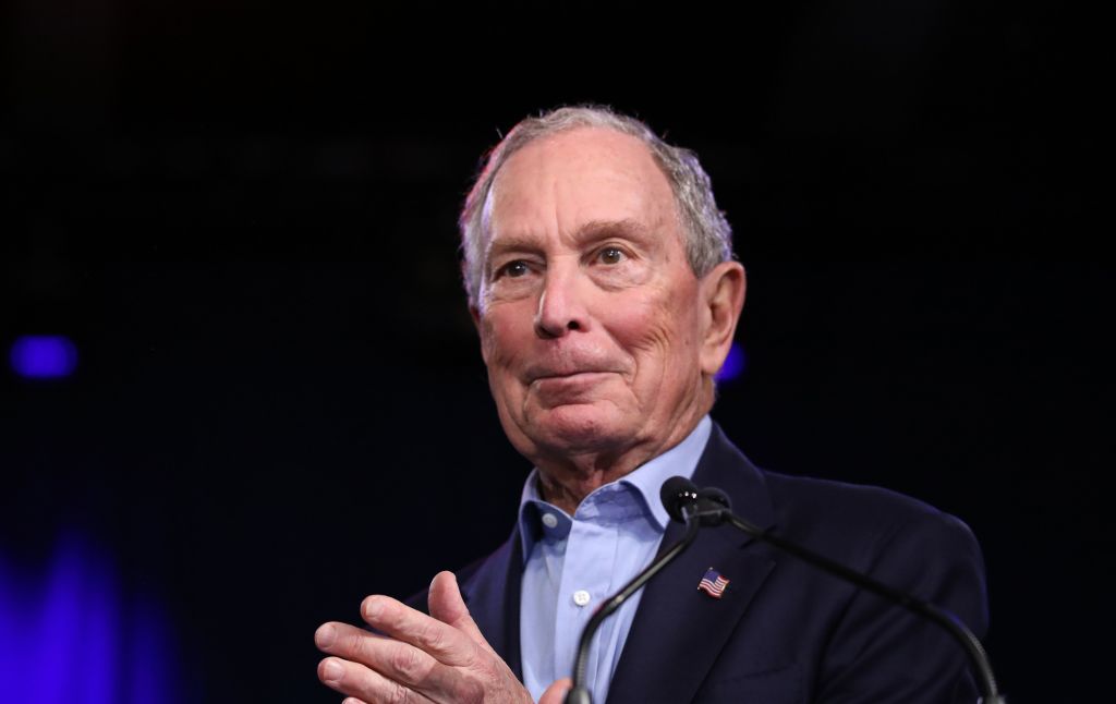 Mike Bloomberg se retire de la primaire démocrate et soutient Joe Biden