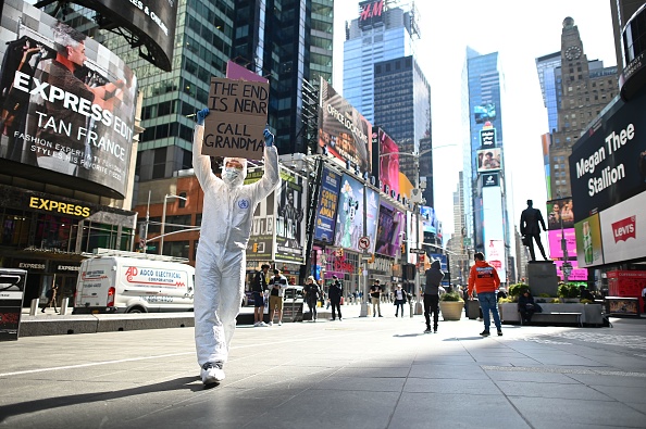 Stockage de provisions, sorties limitées, les New-Yorkais s&rsquo;adaptent au coronavirus