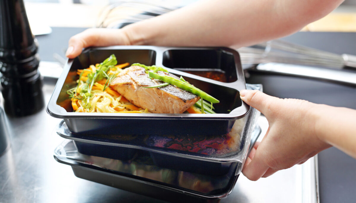 Un enseignant marche 8 kilomètres par jour, en pleine crise du coronavirus, pour livrer des repas à 78 élèves