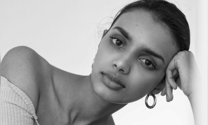 Des top models adoptent la «nouvelle normalité» alors que l&rsquo;industrie fait une pause au milieu du virus du PCC