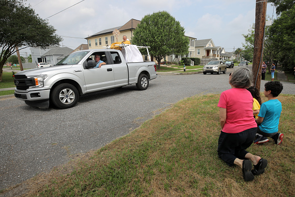 Coronavirus: certains Etats américains préfèrent la prière au confinement