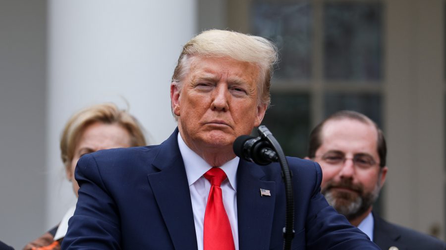 Trump accuse Twitter de s&rsquo;immiscer dans l&rsquo;élection après que le site a ajouté des étiquettes à ses messages sur les médias sociaux