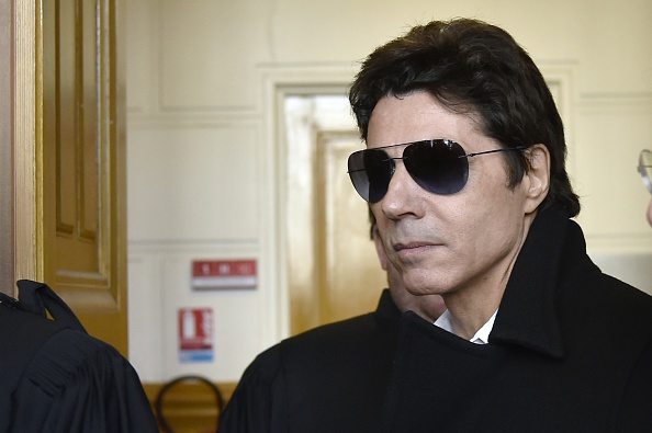 Jean-Luc Lahaye mis en examen pour viols sur mineures, interdit de concert par la justice