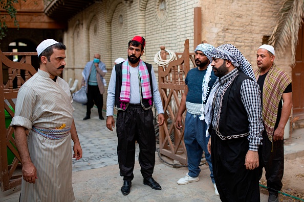 En Irak, le coronavirus se combat aussi à coup de… sketchs et chansons