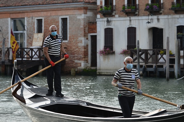 Les gondoles de retour sur les canaux de Venise, en attendant les touristes