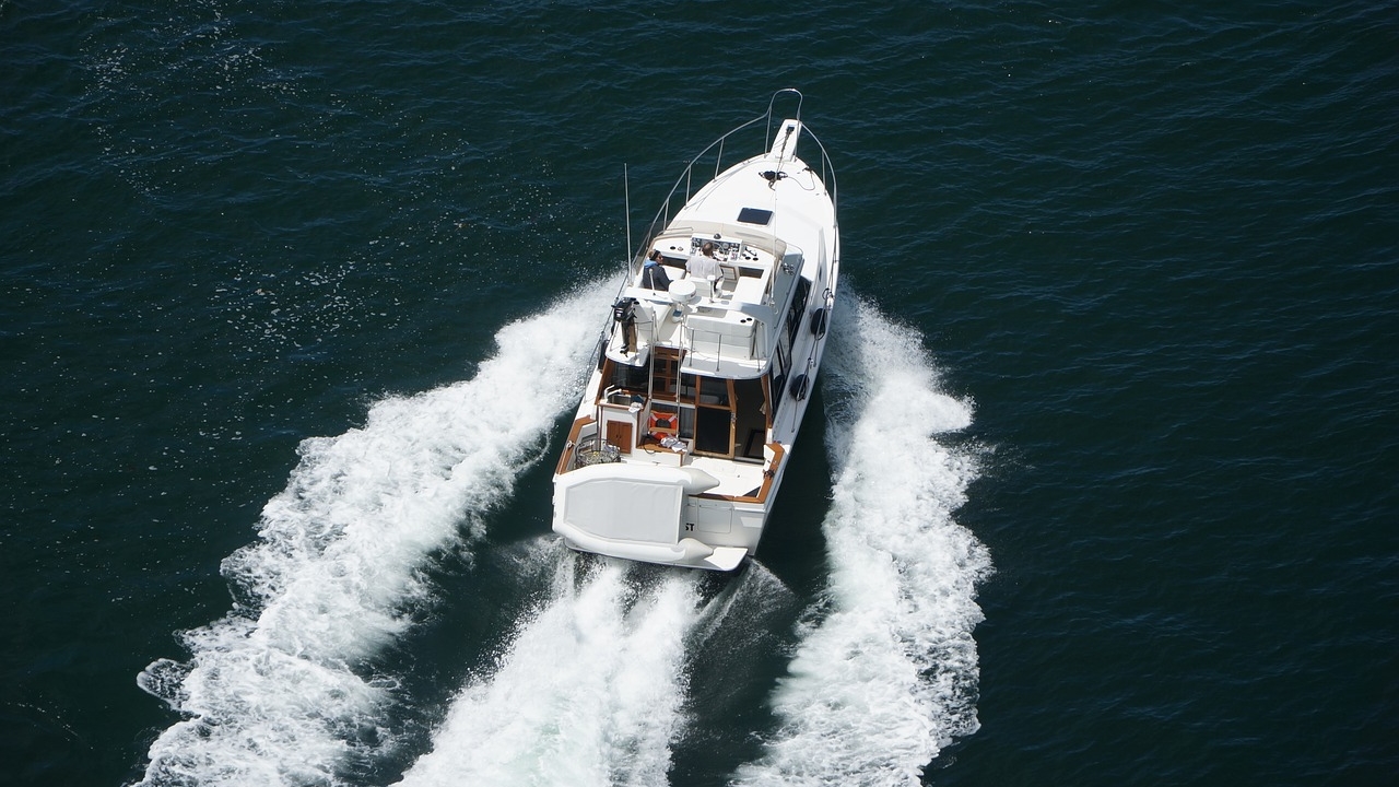 Côtes-d’Armor : un plaisancier surpris en train de nettoyer son bateau à l’eau de javel dans un port