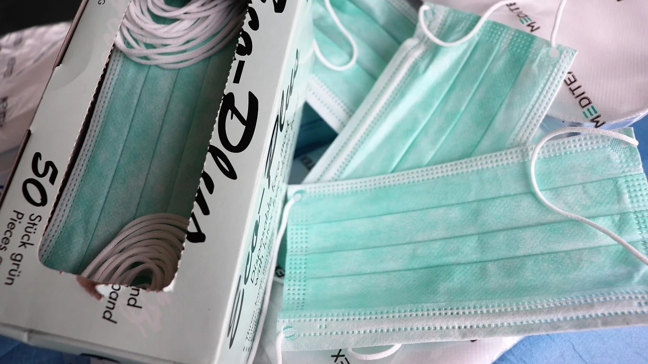 Isère : une entreprise met au point une toile virucide qui élimine le coronavirus