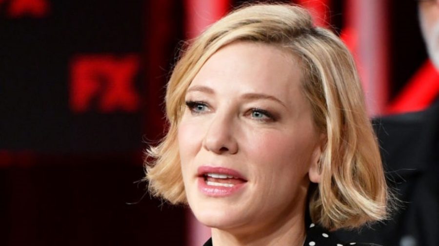 Cate Blanchett s&rsquo;est entaillée la tête avec une tronçonneuse pendant le confinement – mais elle va bien