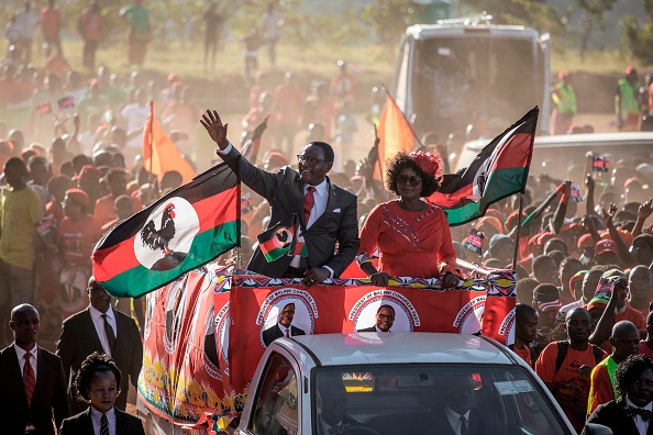 Vainqueur de la nouvelle présidentielle au Malawi, le chef de l&rsquo;opposition prête serment