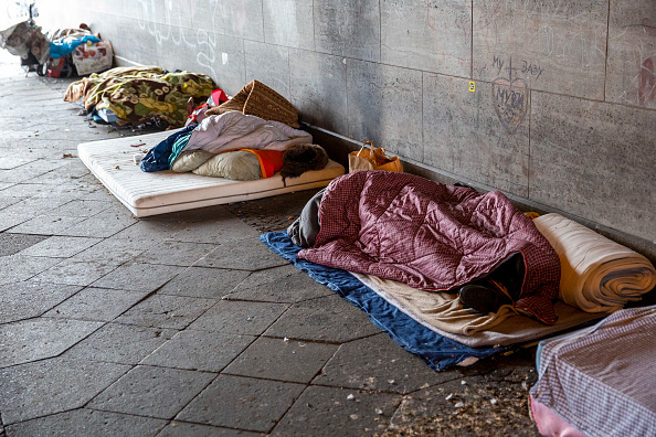 Un homme empoisonnait des sans-abri pour filmer leurs souffrances