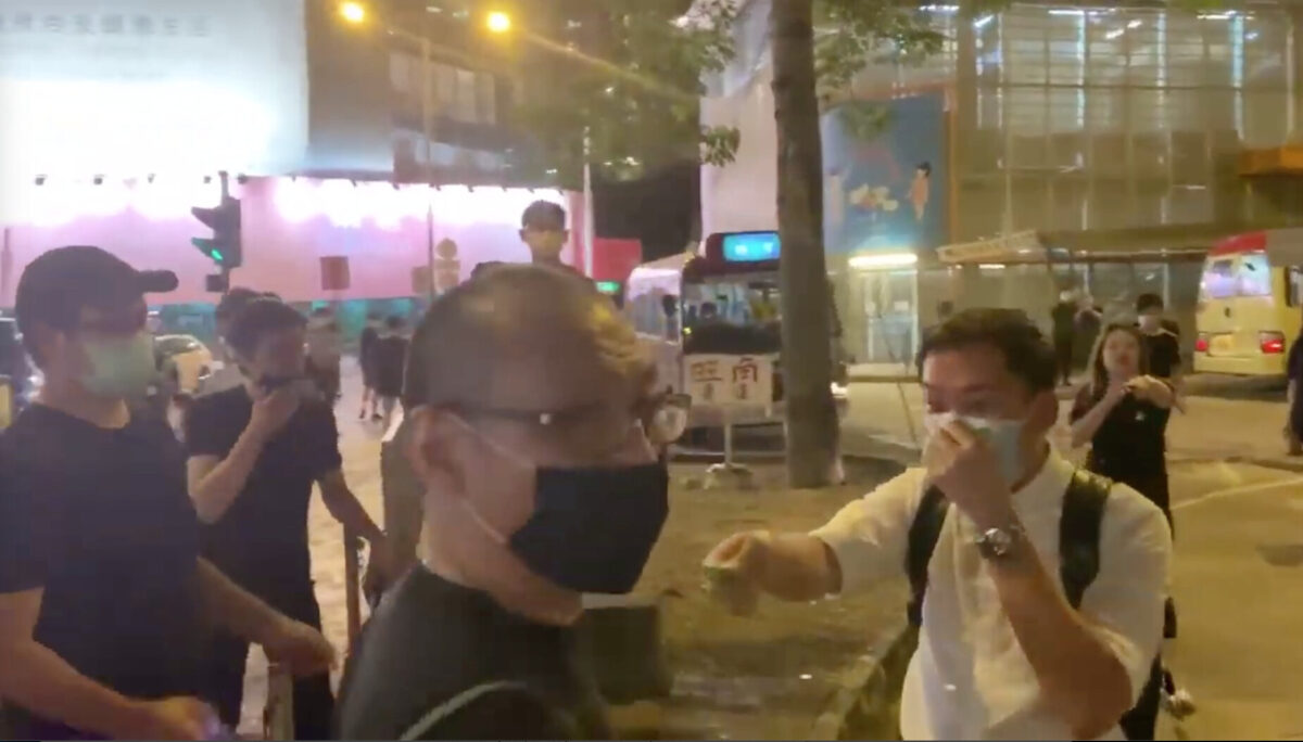 Un homme armé d’un couteau attaque un journaliste d’Epoch Times à Hong Kong
