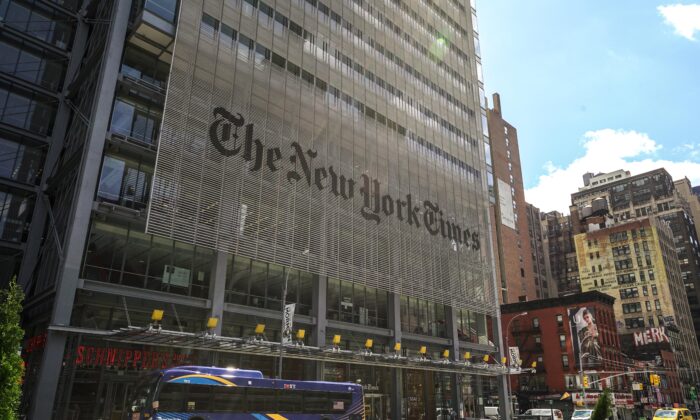 Une rédactrice du New York Times démissionne en accusant l’équipe du journal d&rsquo;intimidation et de «nouveau maccarthysme»