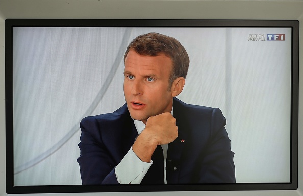 Macron en faveur d&rsquo;une baisse « momentanée » des salaires plutôt que des licenciements et du chômage