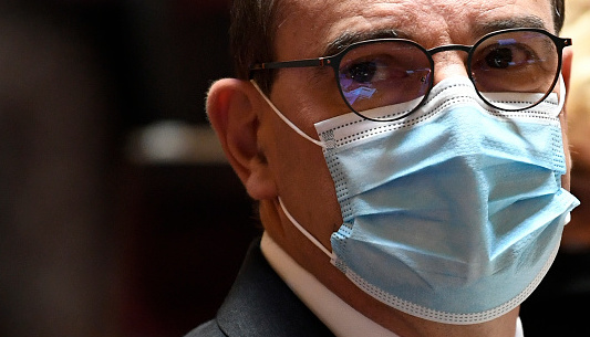 Virus du PCC : masque obligatoire dans les lieux publics clos dès « la semaine prochaine »