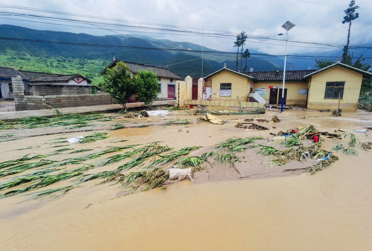 Les inondations catastrophiques s&rsquo;aggravent en Chine alors que le barrage des Trois-Gorges rejette ses eaux dans les villes sinistrées