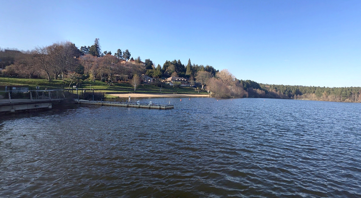 Puy-de-Dôme : un silure de 2 mètres pêché par deux jeunes pêcheurs au lac d&rsquo;Aydat