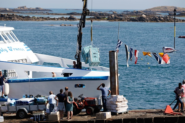 Coup de foudre à Chausey : une jeune vacancière retrouve son bel inconnu à la suite d&rsquo;un appel lancé sur les réseaux sociaux