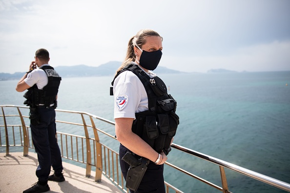 Marseille : « 130 CRS pour vérifier le port du masque  » et « pour les racailles, la police n&rsquo;arrive toujours pas ! », dénonce Laurent Jacobelli (RN)