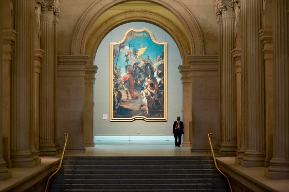 Les New-Yorkais fêtent la réouverture du Metropolitan Museum, signe que « la vie reprend »