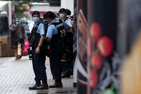 Hong Kong: la police disperse des manifestants le jour anniversaire d&rsquo;une violente répression