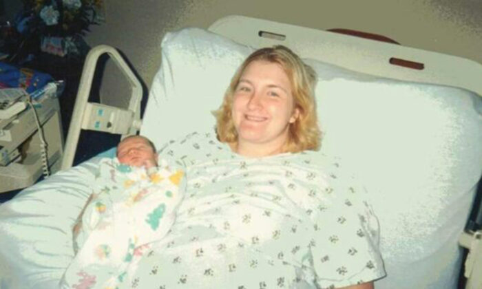 Des parents reconnaissants racontent comment « Dieu est intervenu » pour aider à prévenir l&rsquo;avortement de leur fils il y a 18 ans