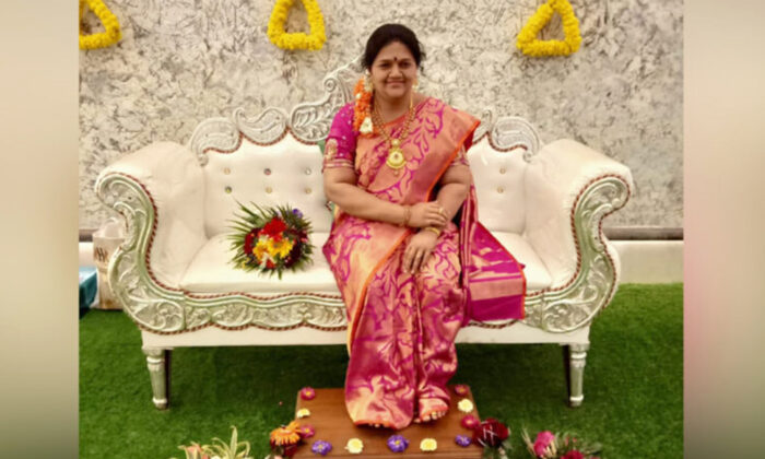 Un mari installe une statue de cire de sa défunte épouse, dans la maison de rêve qu&rsquo;elle n&rsquo;aura jamais eu la chance de voir