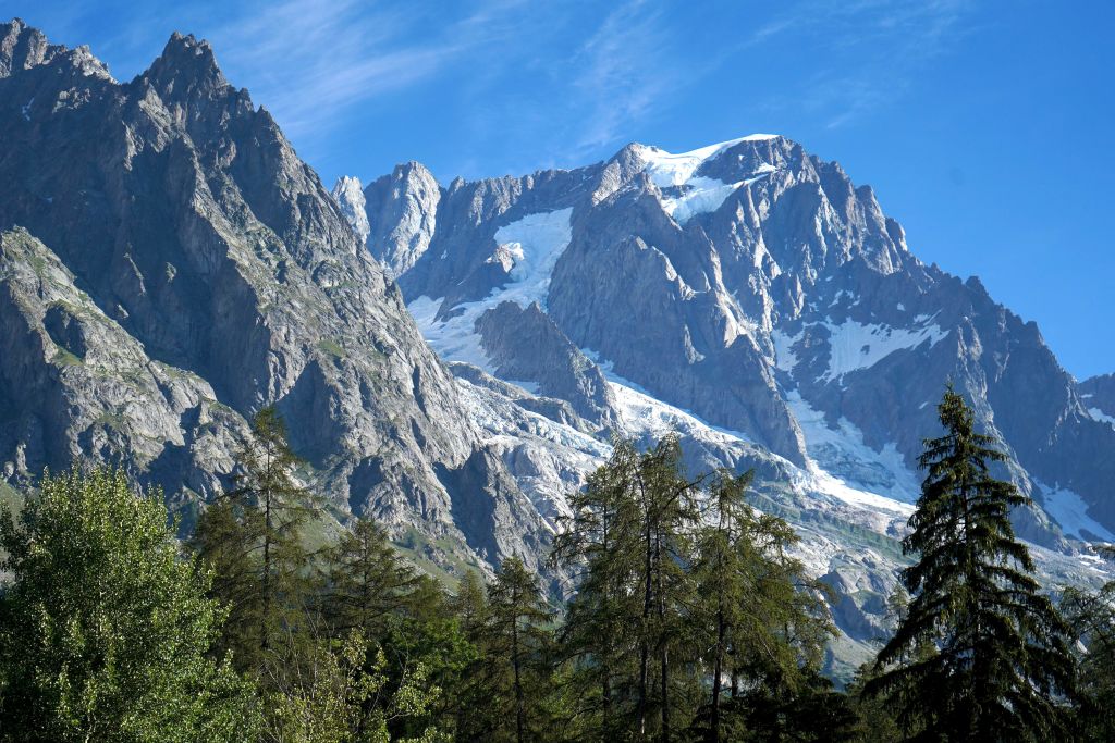 Syndrome du bébé secoué : il gravit le Mont Blanc en « hommage » à son fils Axel, 5 ans, handicapé