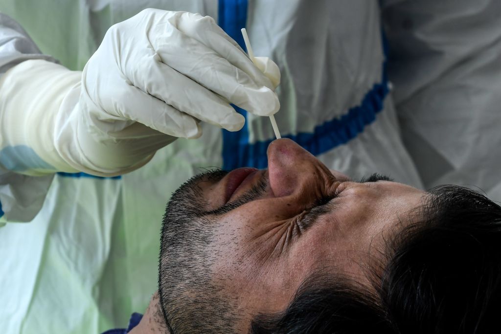 Covid-19-Test PCR: « Jusqu&rsquo;à 90% de personnes testées positives ne seraient pas contagieuses »