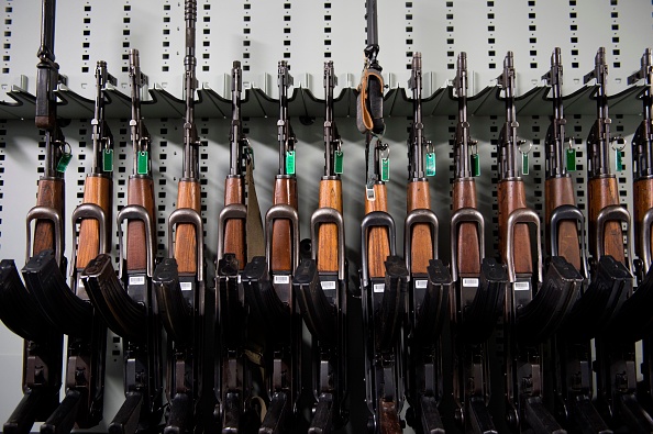 Le Canada projette d&rsquo;interdire les armes de poing