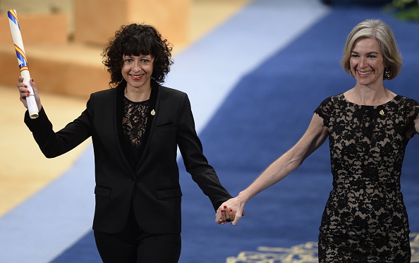 La Française Emmanuelle Charpentier décroche le prix Nobel « haute couture » pour les gènes