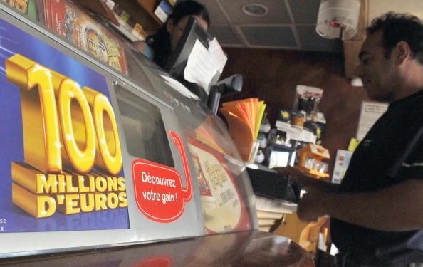 Brest : quatre SDF empochent 50.000 euros avec un billet de loterie offert par un passant