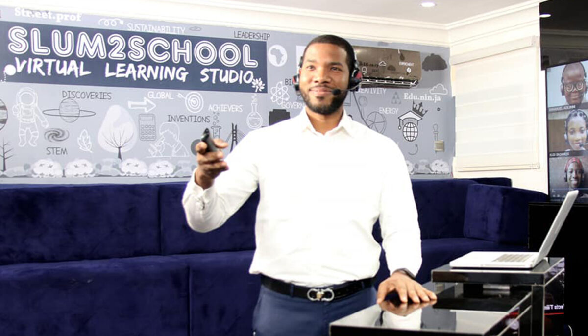 Un entrepreneur du Nigeria rend disponibles des classes virtuelles et permet à plus de 900 enfants de poursuivre leur apprentissage