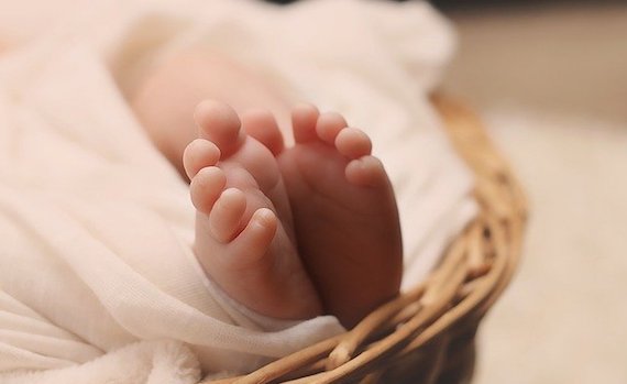 « Le bébé Chido » : en plein chaos, un policier de la BAC aide une femme à accoucher à Mayotte