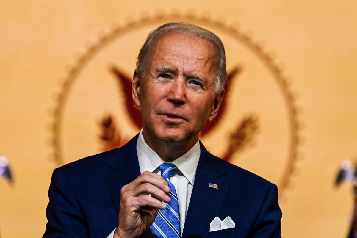 Joe Biden se fracture la cheville en jouant avec son chien