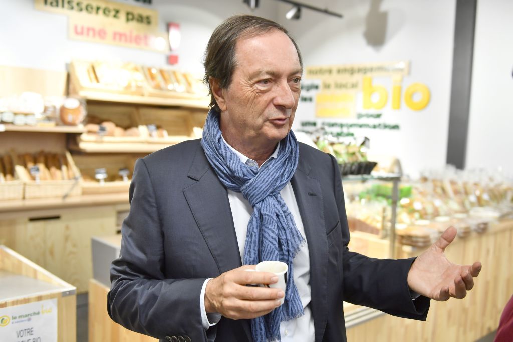 Rayons non essentiels fermés : le patron des enseignes E.Leclerc pousse un coup de gueule sur Facebook