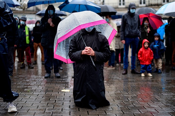 Nantes : « Rendez-nous la messe », réclament plusieurs centaines de catholiques