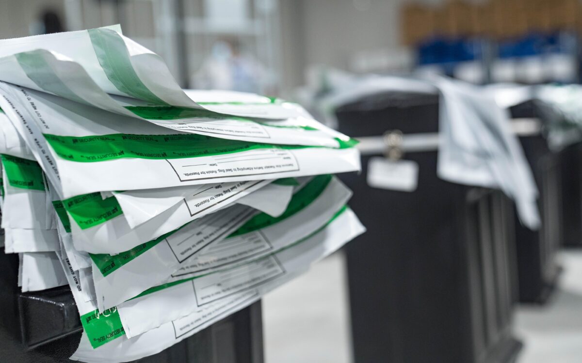 Un groupe juridique intente un procès pour contester plus de 200.000 bulletins de vote en Géorgie