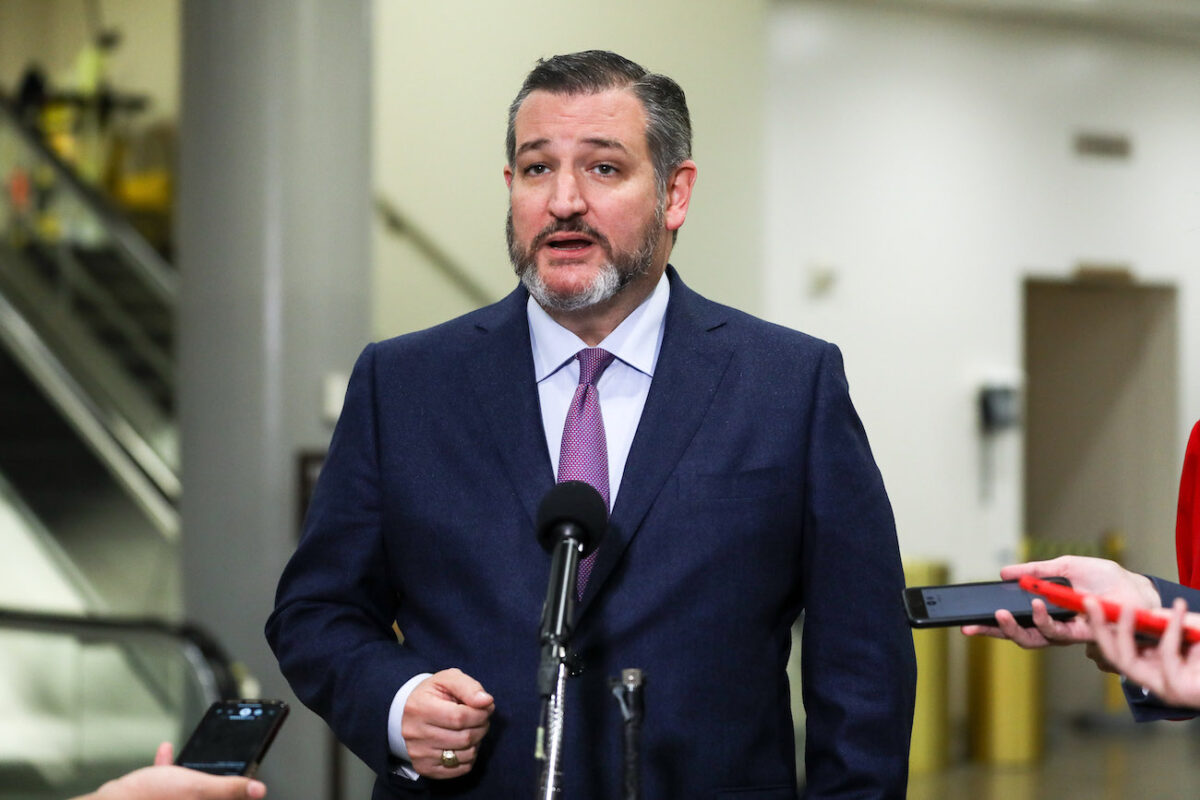 Ted Cruz demande une enquête sur le logiciel utilisé avec les machines de vote