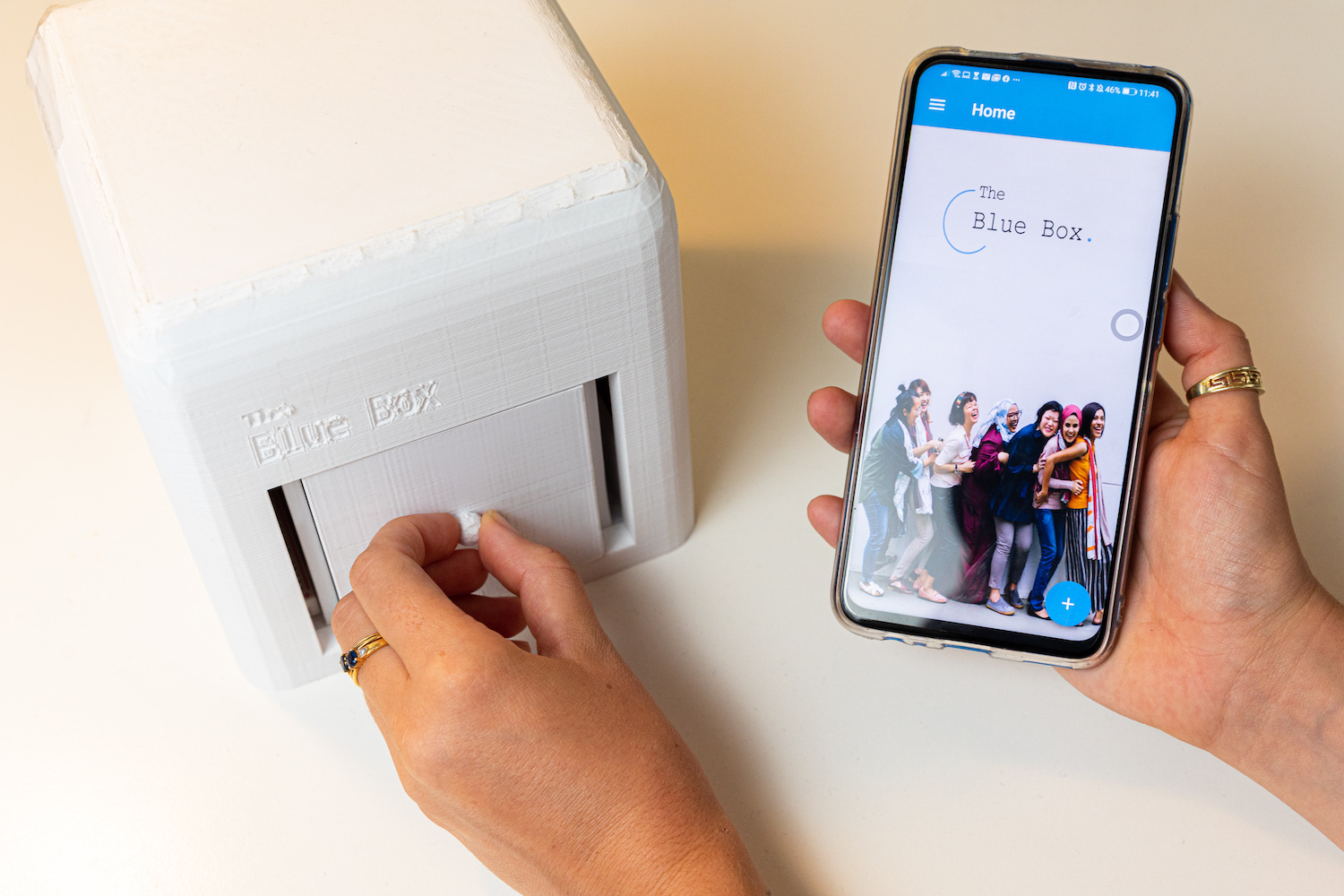 Une étudiante invente un dispositif de dépistage du cancer du sein à domicile sans douleur et remporte le premier prix