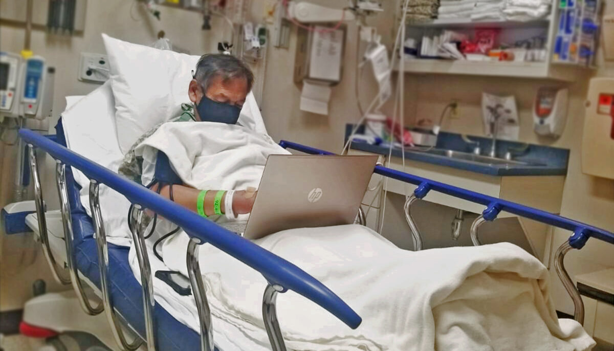 Un enseignant dévoué travaille la veille de sa mort, sa fille plaide pour les aider à fixer des limites